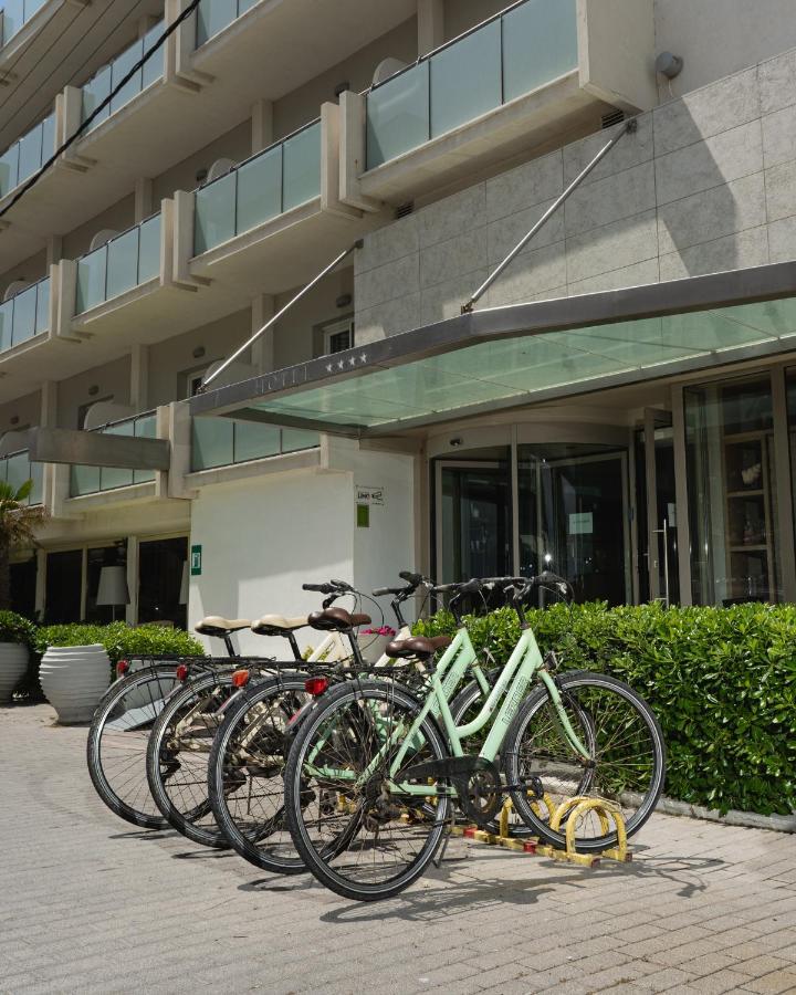 Golden Star Hotel Peraía